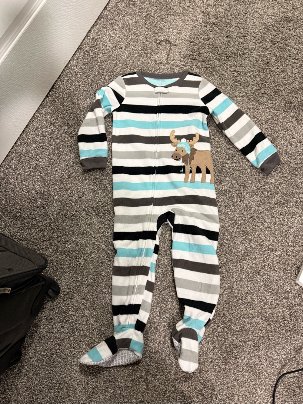 Set of 2 fleece footie pjs